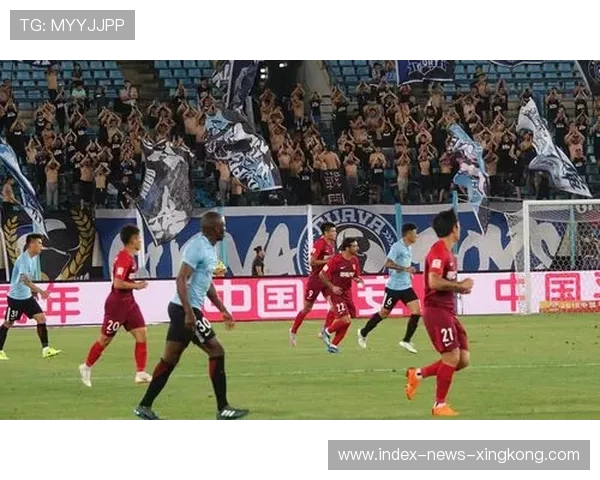 纽卡斯尔马特·塔吉特边路拼抢积极