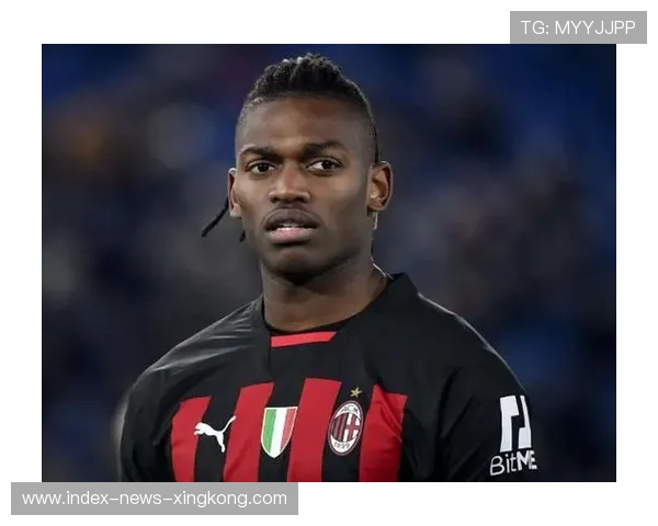 AC米兰中路渗透成功,莱奥低射破门:速度与精准的赛场叙事 AC米兰中路渗透成功,莱奥低射破门:速度与精准的赛场叙事